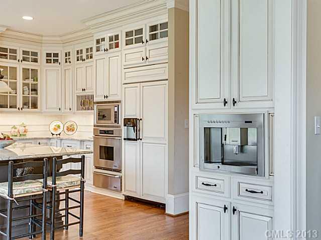 Property image 5 at 5910 Saint John Lane, Charlotte, NC 28210