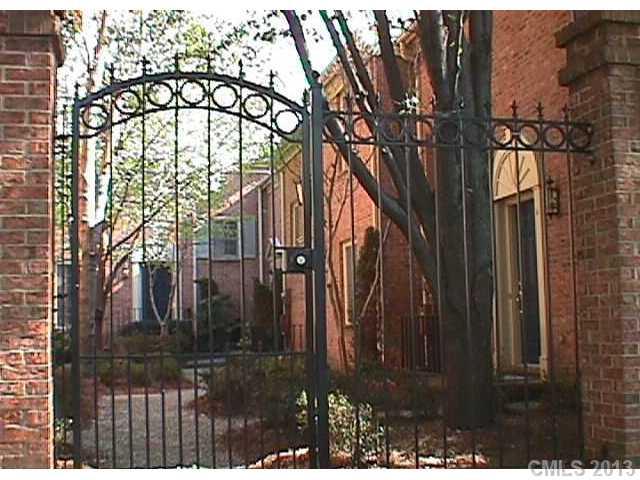Property image 3 at 520 N Poplar Street, Charlotte, NC 28202