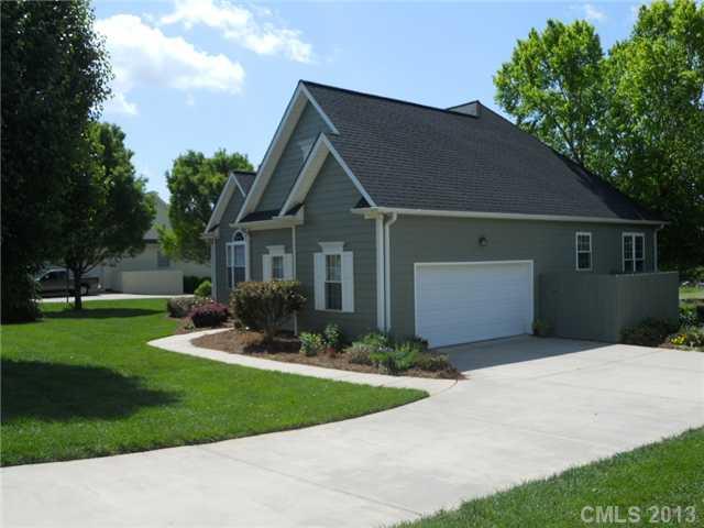 Property image 2 at 142 Turnberry Lane, Mooresville, NC 28117