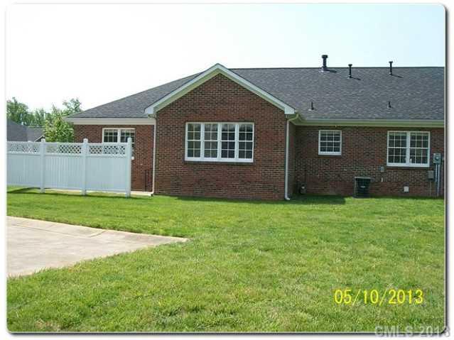 Property image 2 at 568 Royalty Court, Gastonia, NC 28054