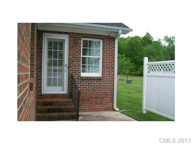 Property image 3 at 568 Royalty Court, Gastonia, NC 28054