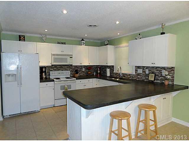 Property image 2 at 842 Brookwood Drive, Mooresville, NC 28115