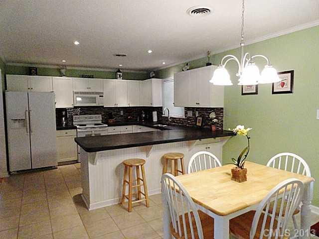 Property image 3 at 842 Brookwood Drive, Mooresville, NC 28115