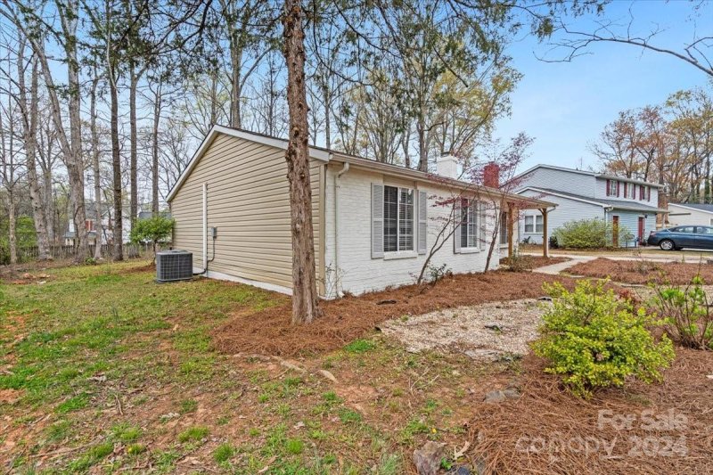 Property image 3 at 6210 Hickory Ridge Lane, Charlotte, NC 28227