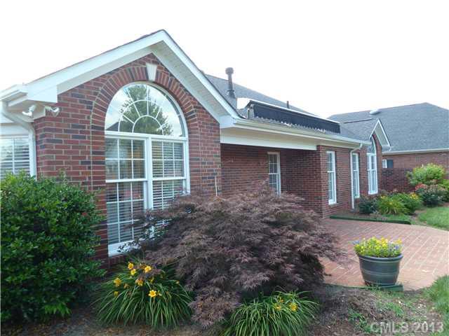 Property image 2 at 1542 Elkhart Circle, Gastonia, NC 28054