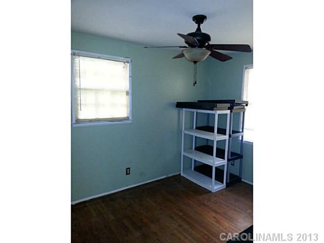 Property image 2 at 327 Scottie Place, Charlotte, NC 28217