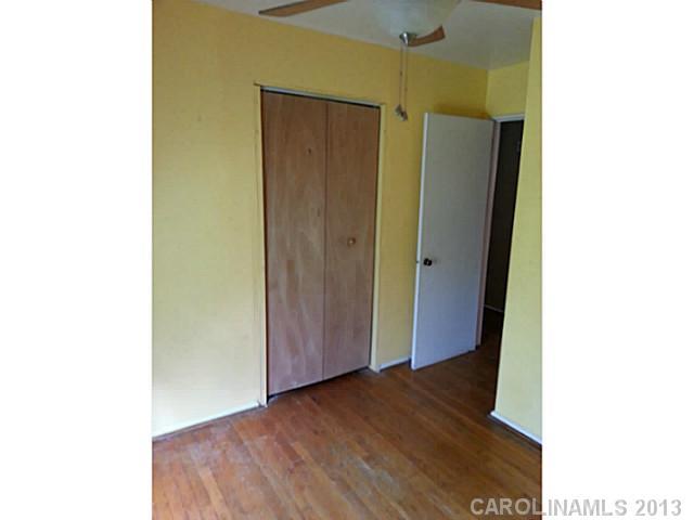 Property image 4 at 327 Scottie Place, Charlotte, NC 28217