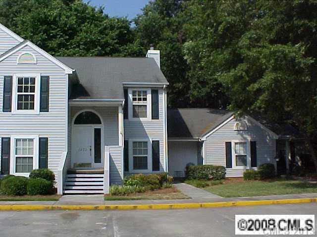 1571 Hunt Club Court