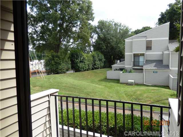 Property image 3 at 1625 Merry Oaks Road, Charlotte, NC 28205