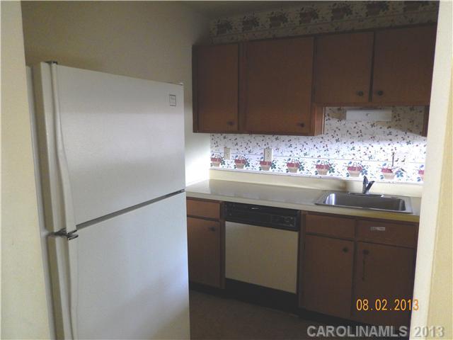 Property image 5 at 1625 Merry Oaks Road, Charlotte, NC 28205