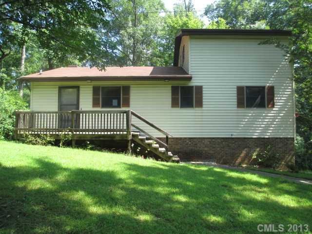 540 Ne Devereaux Court