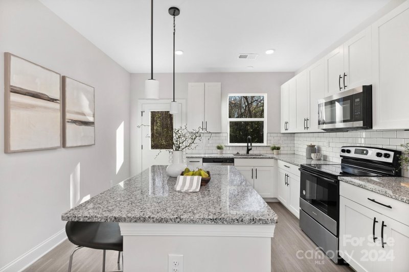 Property image 3 at 2128 B Avenue, Charlotte, NC 28216