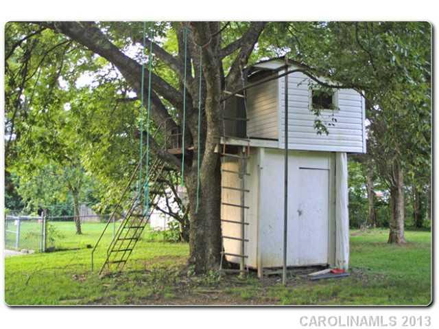 Property image 3 at 5931 Olinda Street, Charlotte, NC 28215