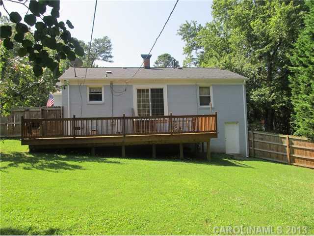 Property image 2 at 2501 Elkwood Circle, Charlotte, NC 28205