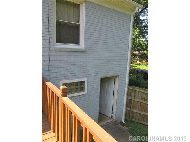 Property image 5 at 2501 Elkwood Circle, Charlotte, NC 28205