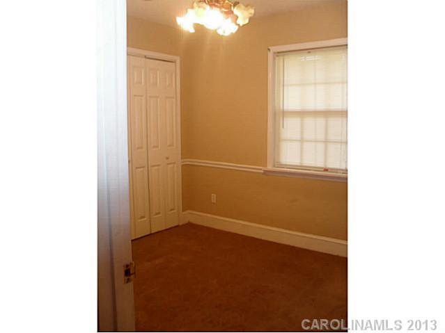 Property image 2 at 1300 Pondella Drive, Charlotte, NC 28213