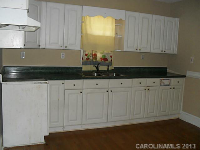 Property image 5 at 1300 Pondella Drive, Charlotte, NC 28213