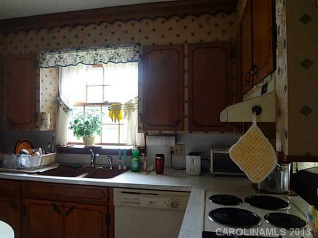 Property image 2 at 5918 Olinda Street, Charlotte, NC 28215