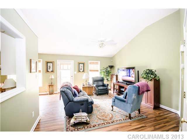 Property image 2 at 976 Creekside Drive, Lincolnton, NC 28092