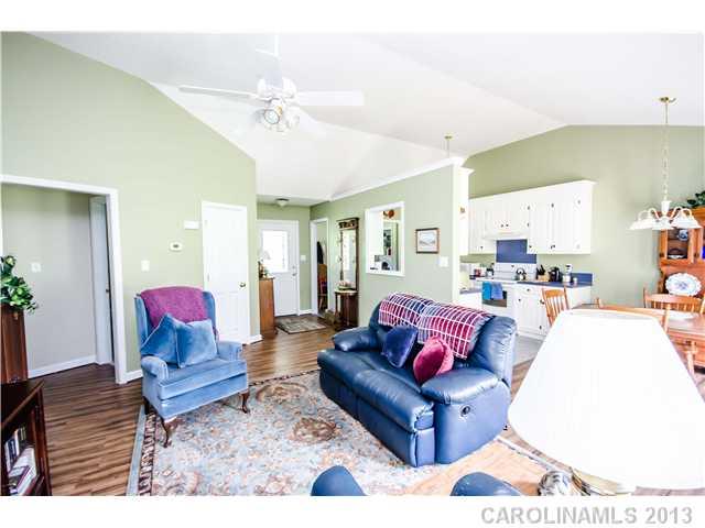 Property image 3 at 976 Creekside Drive, Lincolnton, NC 28092