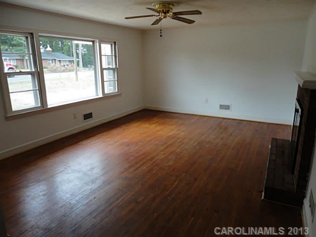 Property image 2 at 1814 Davis Park Road, Gastonia, NC 28052