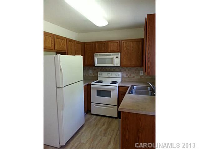 Property image 5 at 6832 Parkers Crossing Drive, Charlotte, NC 28215