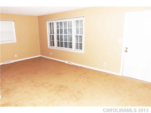 Property image 2 at 204 Point Circle, Belmont, NC 28012