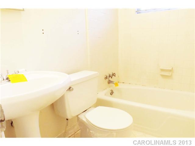 Property image 3 at 204 Point Circle, Belmont, NC 28012