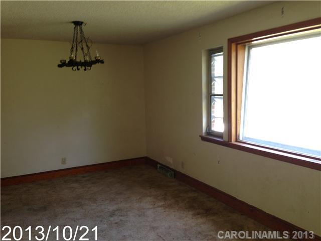 Property image 3 at 5904 Olinda Street, Charlotte, NC 28215