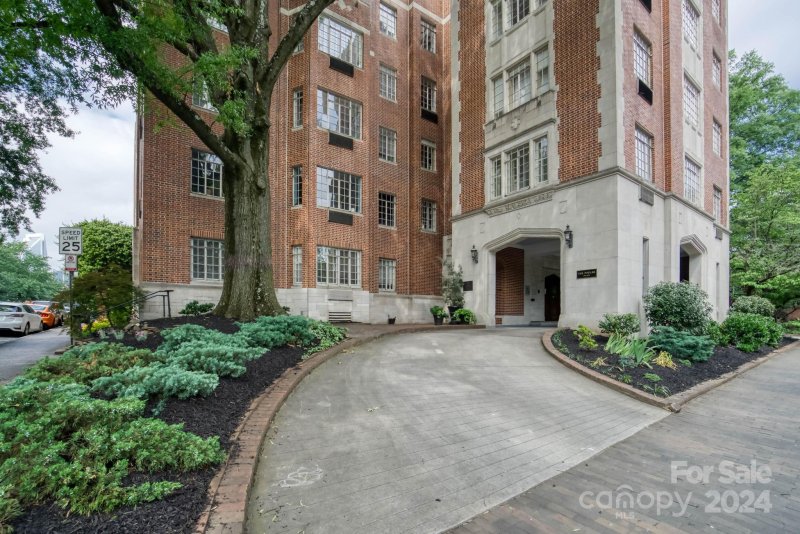 Property image 3 at 301 W Tenth Street, Charlotte, NC 28202