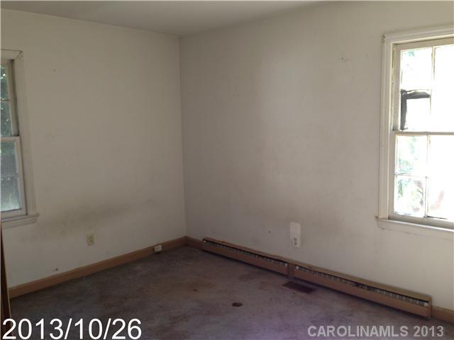 Property image 5 at 6126 Amberly Lane, Charlotte, NC 28213