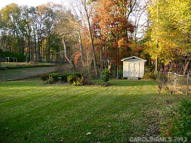 Property image 2 at 2 Spruce Pine Drive, Belmont, NC 28012