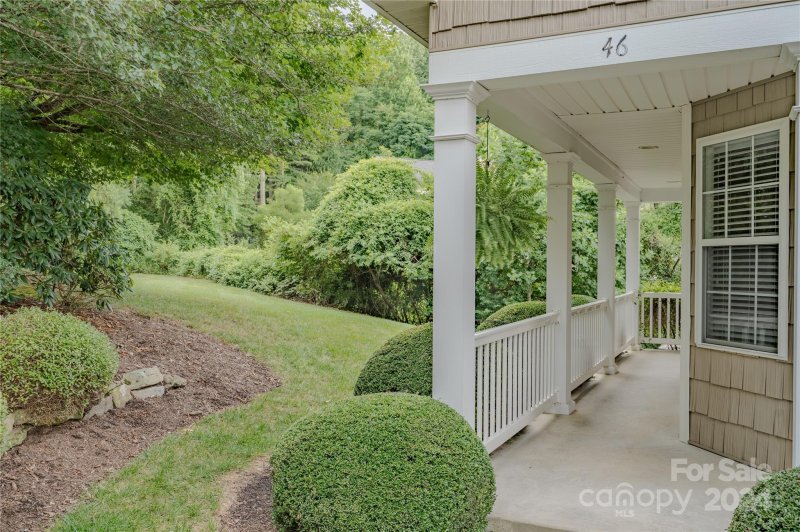 Property image 3 at 46 Old Creek Lane, Hendersonville, NC 28739
