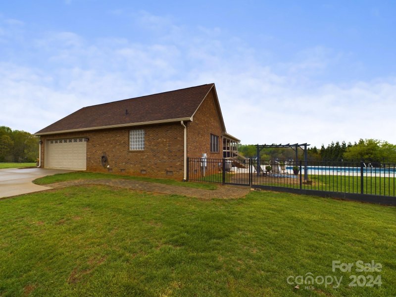 Property image 4 at 2685 Carriage Lane, Lincolnton, NC 28092