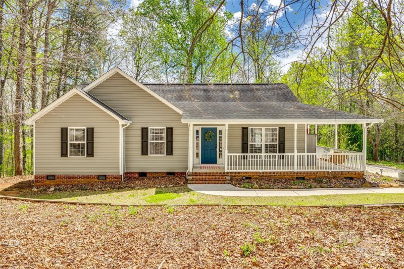 914 Ragin Lane