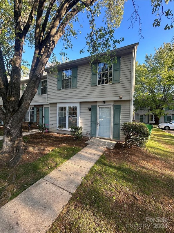 Property image 2 at 5900 Bayswater Lane, Charlotte, NC 28212