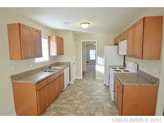 Property image 3 at 2018 Forget Me Not Lane, Wingate, NC 28174