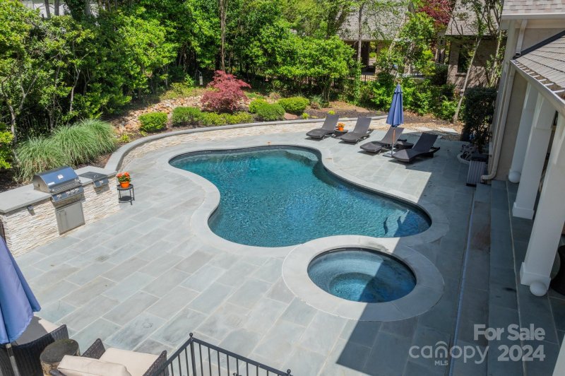 Property image 4 at 2152 Brookwood Road, Charlotte, NC 28211