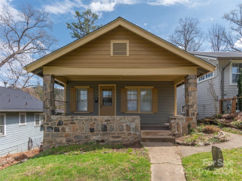 Property image 2 at 141 Linden Avenue, Asheville, NC 28801