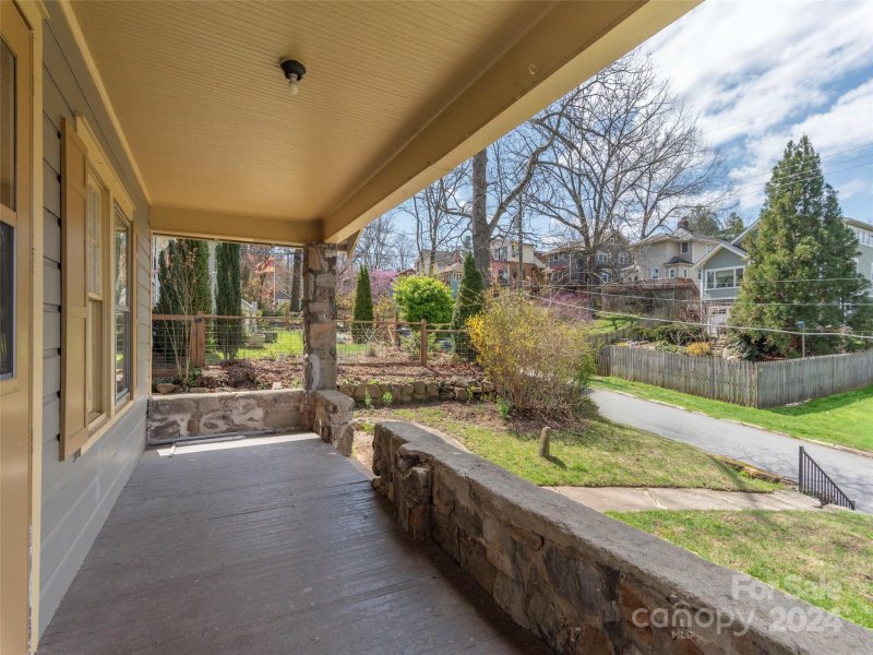 Property image 3 at 141 Linden Avenue, Asheville, NC 28801