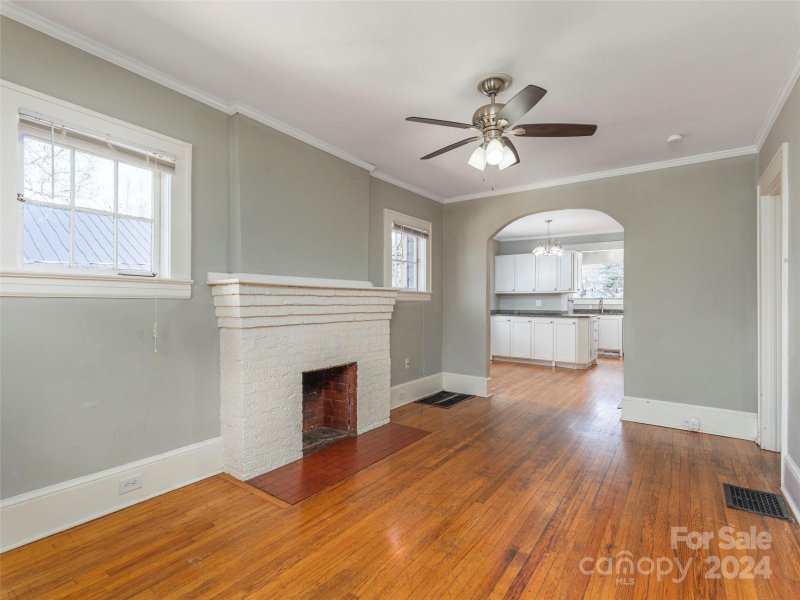 Property image 5 at 141 Linden Avenue, Asheville, NC 28801