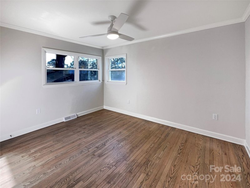 Property image 5 at 2540 Elkwood Circle, Charlotte, NC 28205