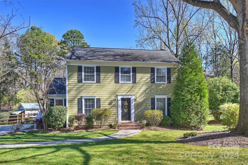 Property image 3 at 4723 Meadowridge Drive, Charlotte, NC 28226