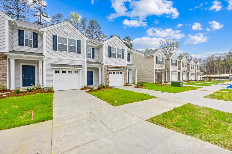 Property image 2 at 9128 Lowfalls Lane, Charlotte, NC 28216