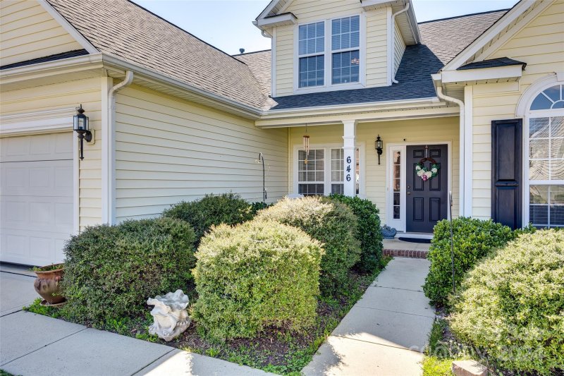 Property image 2 at 646 Springhouse Place, Lake Wylie, SC 29710