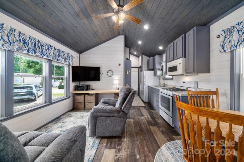 Property image 2 at 275 Mallard Loop, Waynesville, NC 28785