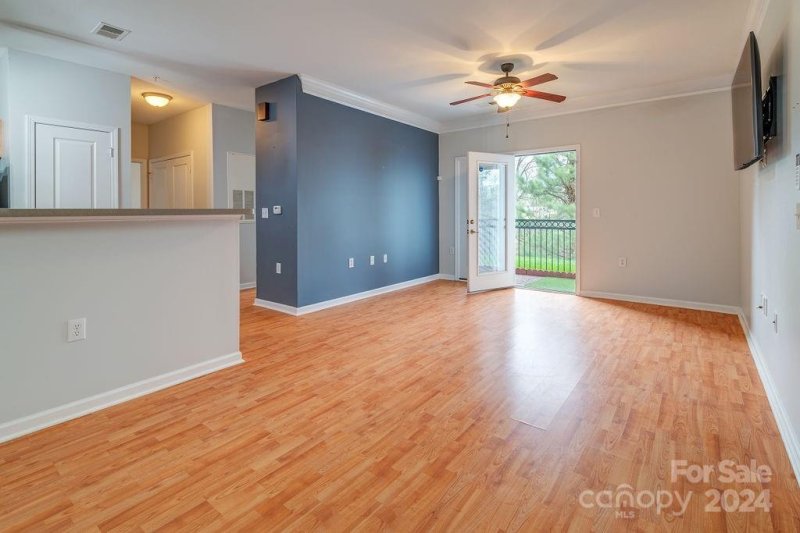 Property image 4 at 516 Appeldoorn Circle, Asheville, NC 28803