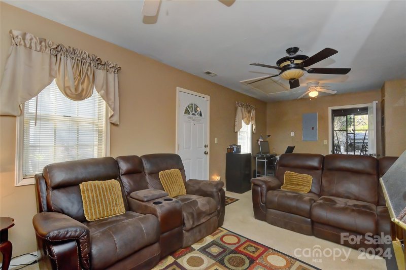 Property image 4 at 6109 Sunstone Drive, Charlotte, NC 28269