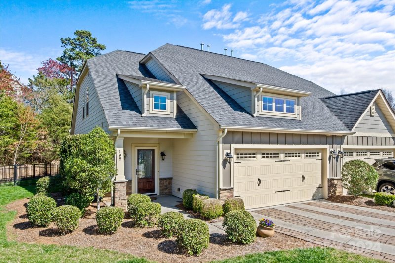 Property image 2 at 198 Aztec Circle, Mooresville, NC 28117