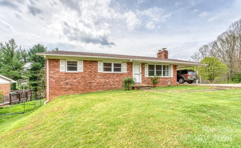 Property image 2 at 3 Debra Lane, Asheville, NC 28806